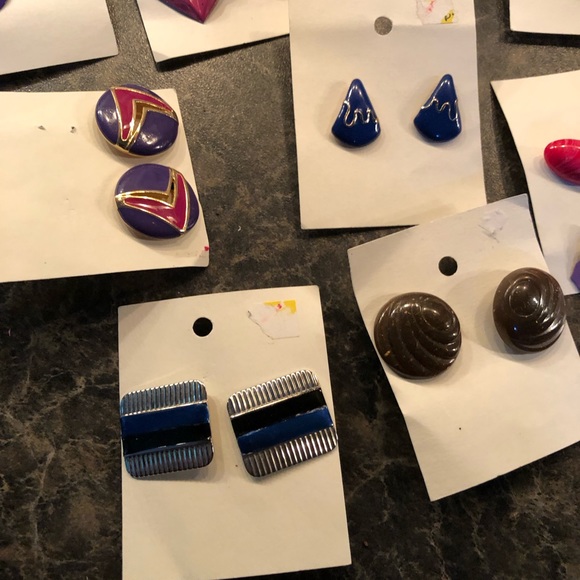 11 pairs pierced vintage earrings! - Picture 4 of 4